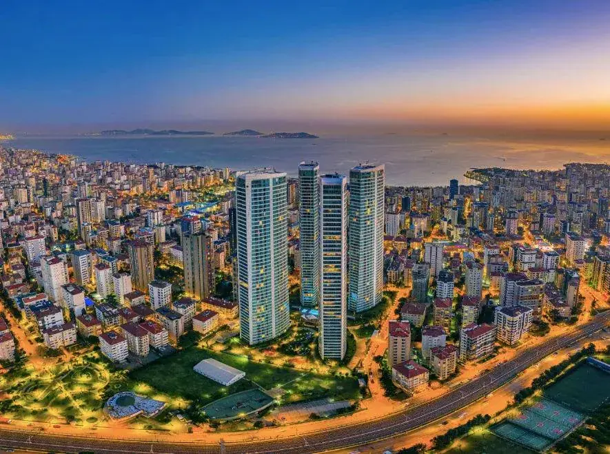 كاديكوي 2026: دليل السكن والاستثمار في الجانب الآسيوي